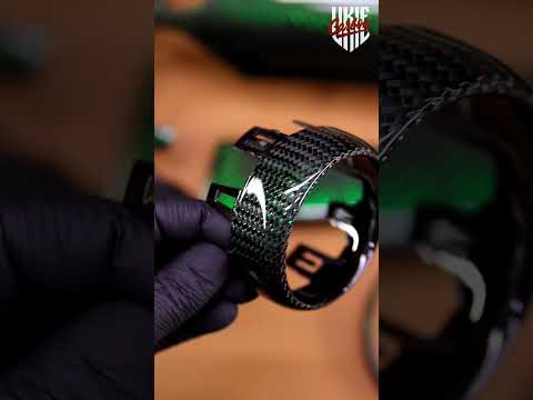 Load video: 2015-2023 Mustang S550 Reflective Green Carbon Fiber Dashboard Trim