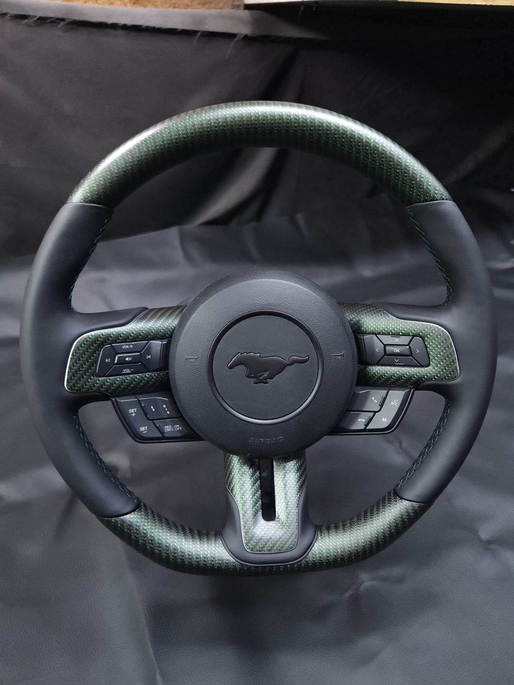 2015-2023 S550 Mustang Matte Reflective Green Carbon Fiber Steering Wheel